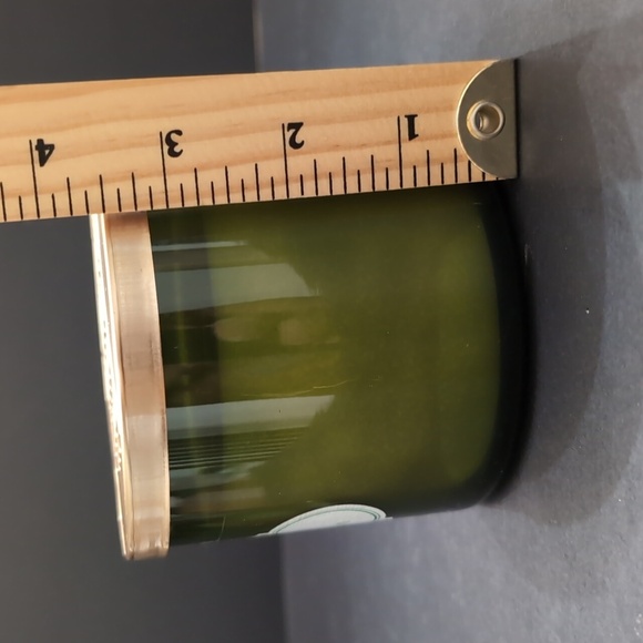 Bath & Body Works,White Barn Vanilla Balsam 3 Wick Candle. - Picture 7 of 7